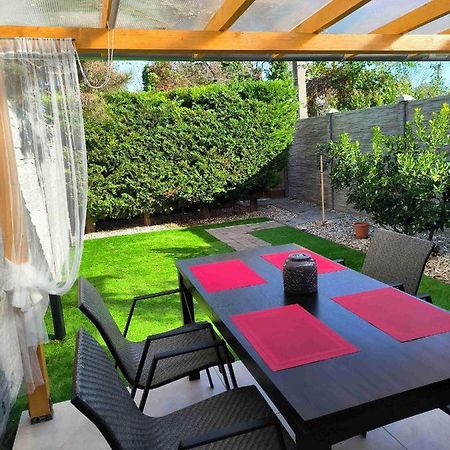 Baky House Apartamento Balatonlelle Exterior foto