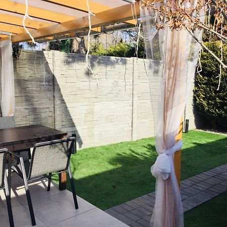 Baky House Apartamento Balatonlelle Exterior foto