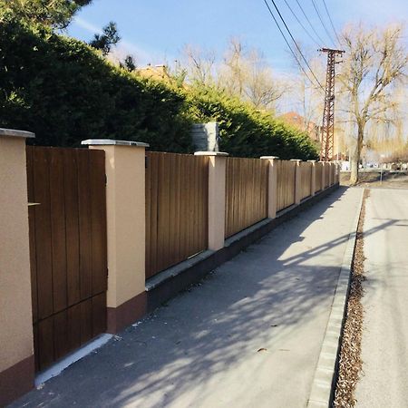 Baky House Apartamento Balatonlelle Exterior foto