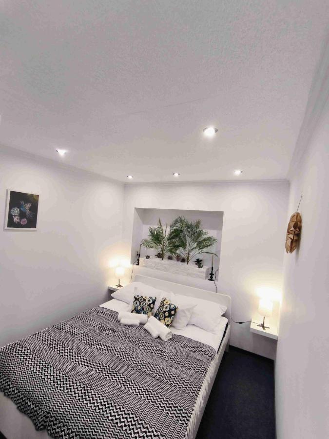 Baky House Apartamento Balatonlelle Exterior foto