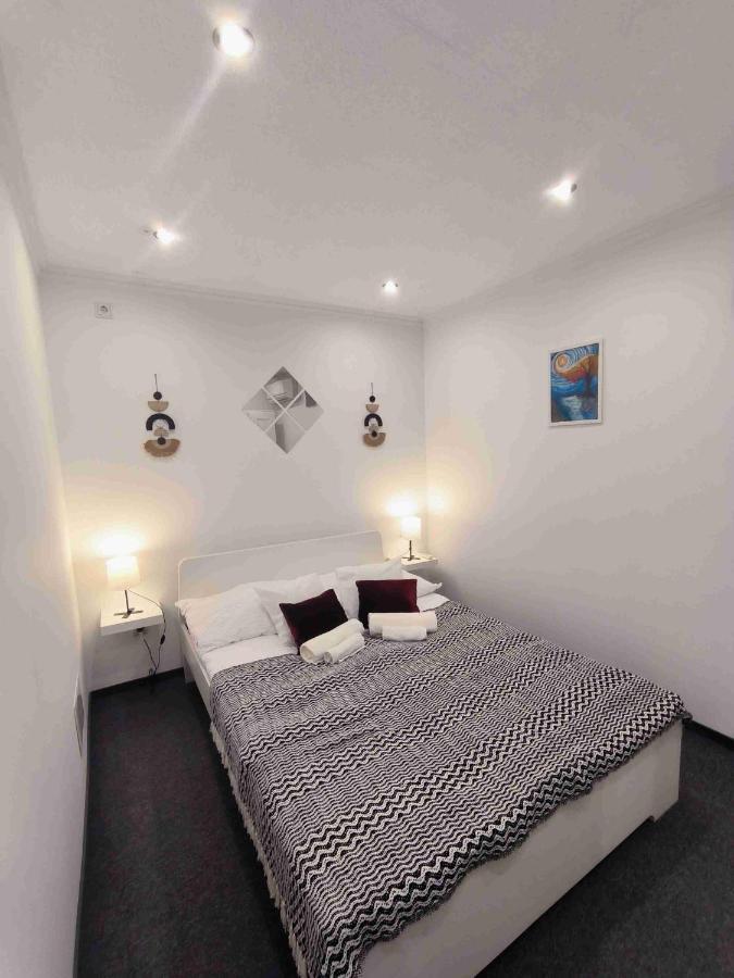 Baky House Apartamento Balatonlelle Exterior foto