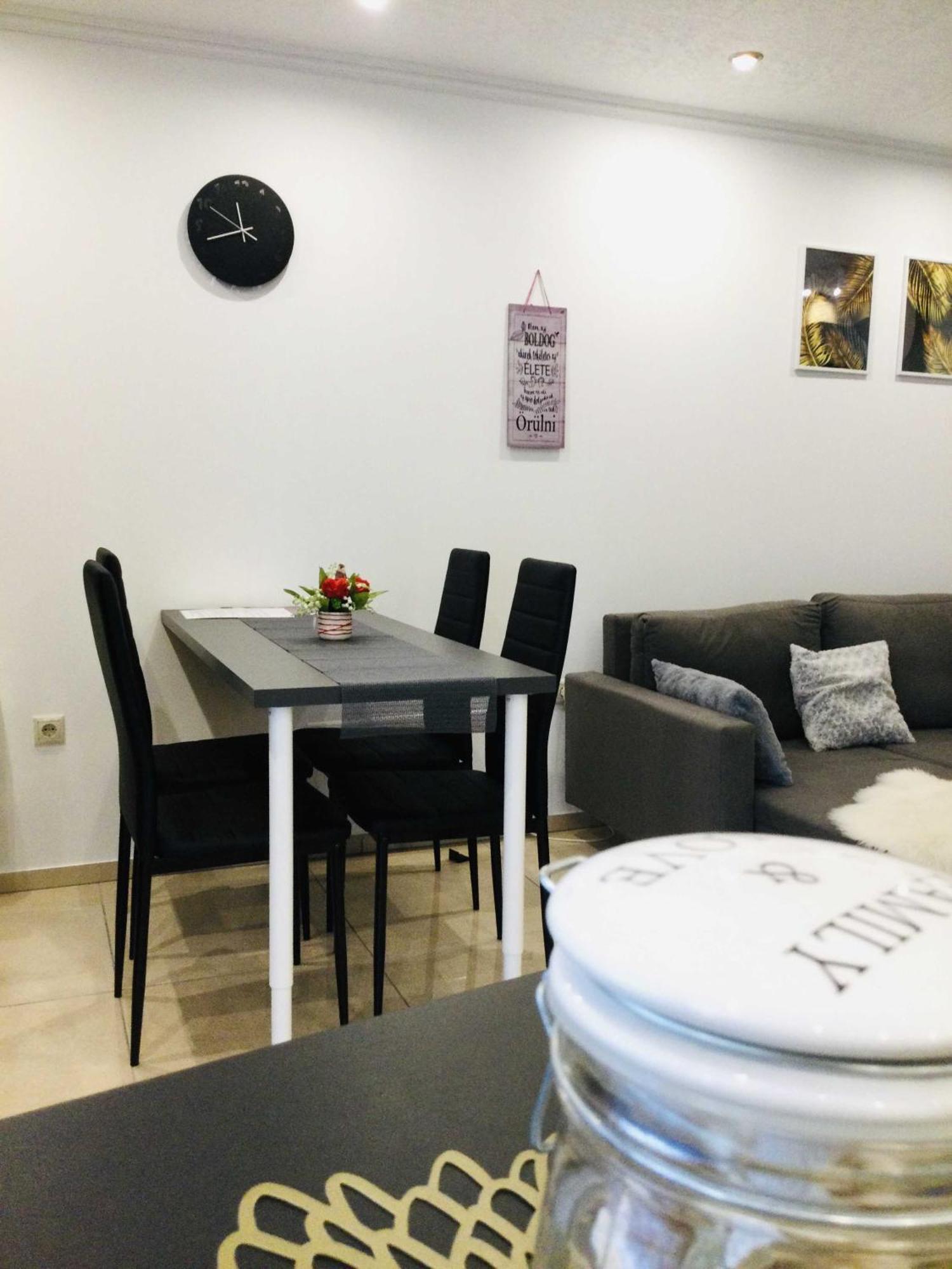 Baky House Apartamento Balatonlelle Exterior foto