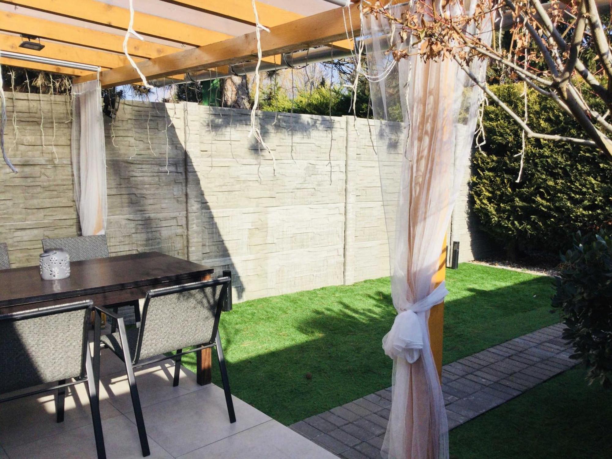 Baky House Apartamento Balatonlelle Exterior foto