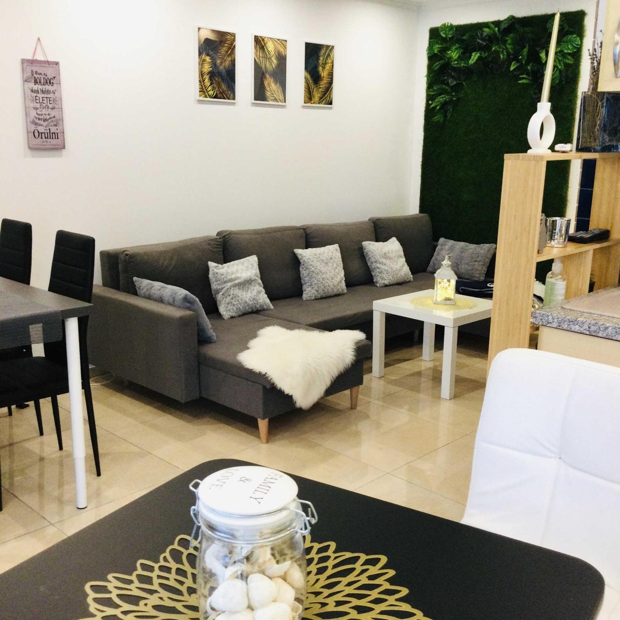 Baky House Apartamento Balatonlelle Exterior foto