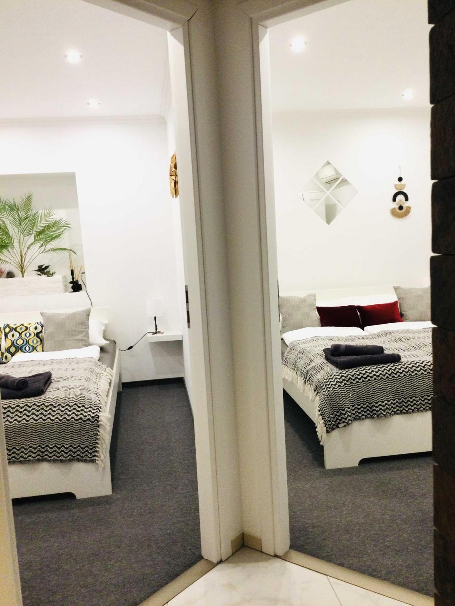 Baky House Apartamento Balatonlelle Exterior foto