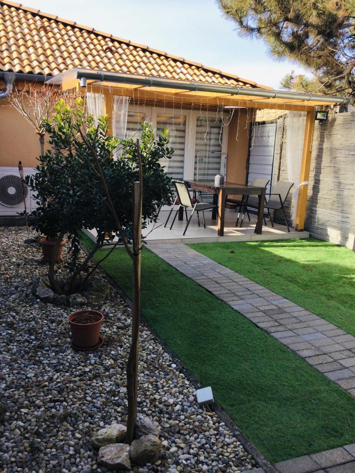 Baky House Apartamento Balatonlelle Exterior foto