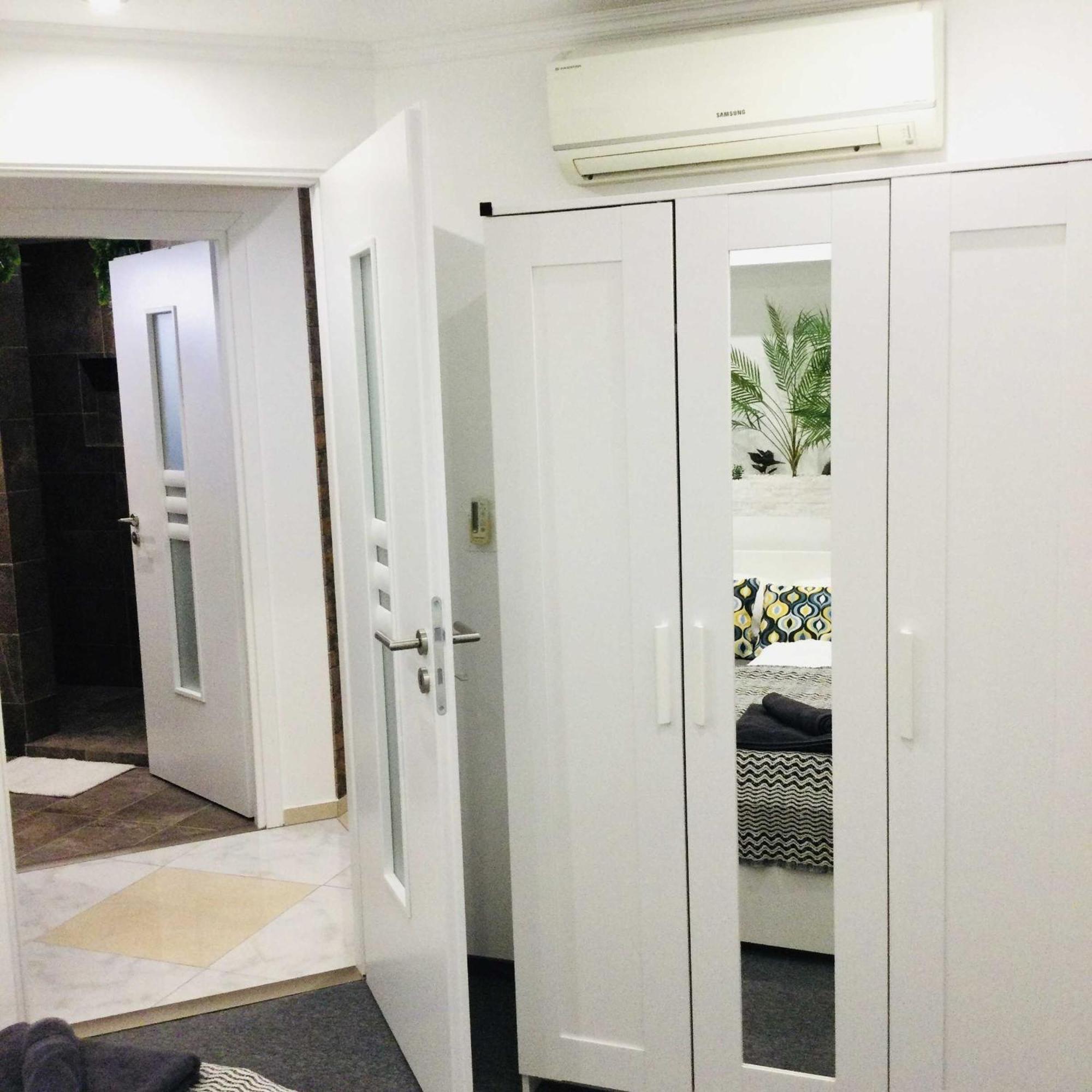 Baky House Apartamento Balatonlelle Exterior foto